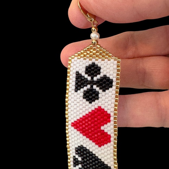Hand crafted beaded Playing Card Motif Cuff Bracelet - Picture 8 of 10